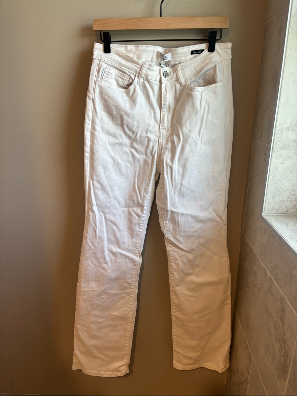 Judy Blue White Bootcut Jeans 9/29